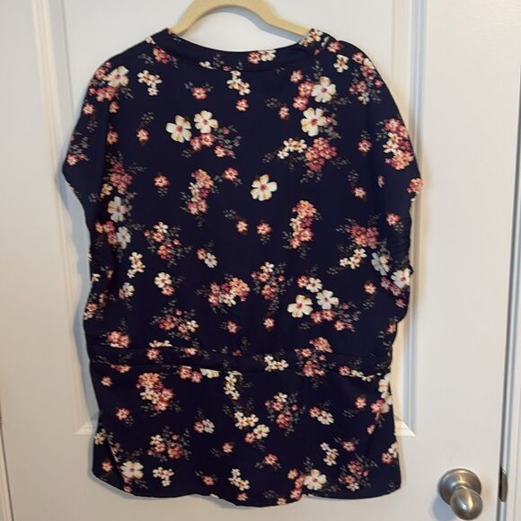 Blue/Pink Floral Blouse - Picture 5 of 5